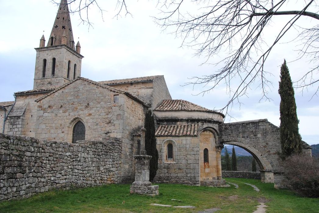 Eglise : Façade latérale sud, vue générale