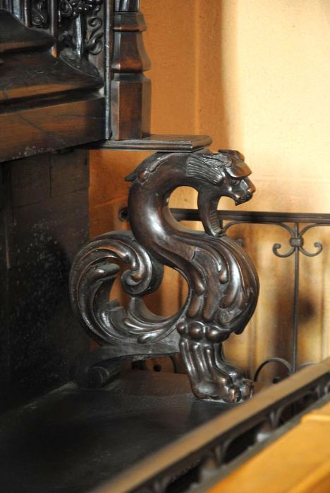 cadre : encadrement du Monument aux Morts, détail - © Ministère de la Culture (France), Médiathèque du patrimoine et de la photographie, Conservation des antiquités et des objets d’art de l’Ardèche – Tous droits réservés