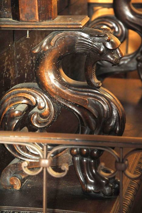 cadre : encadrement du Monument aux Morts, détail - © Ministère de la Culture (France), Médiathèque du patrimoine et de la photographie, Conservation des antiquités et des objets d’art de l’Ardèche – Tous droits réservés