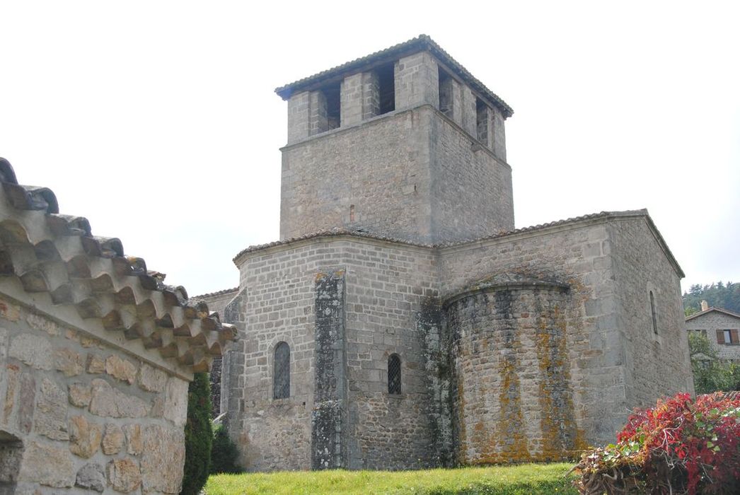 Eglise de Veyrines : Chevet, vue partielle