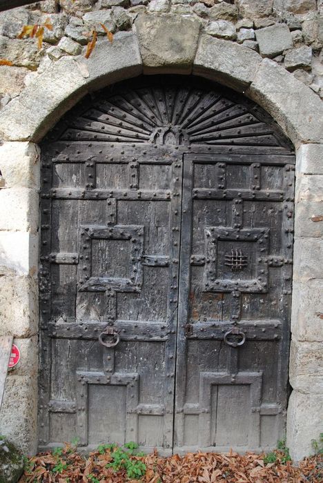 Vieux château (restes) : Vantaux de porte