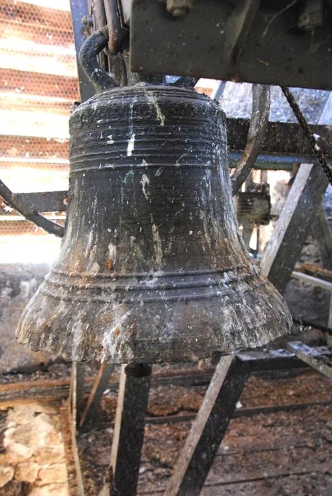 cloche - © Ministère de la Culture (France), Conservation des antiquités et des objets d’art de l’Ardèche – Tous droits réservés