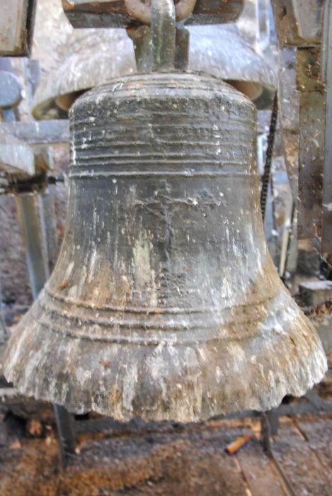 cloche - © Ministère de la Culture (France), Médiathèque du patrimoine et de la photographie, Conservation des antiquités et des objets d’art de l’Ardèche – Tous droits réservés