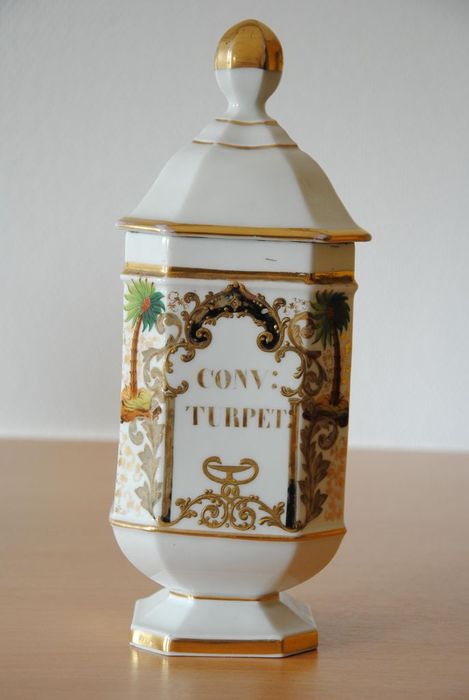 pot à pharmacie : Conv :  turpet :