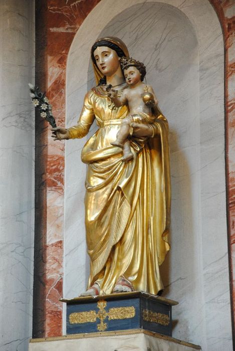 statue : Vierge à l'Enfant