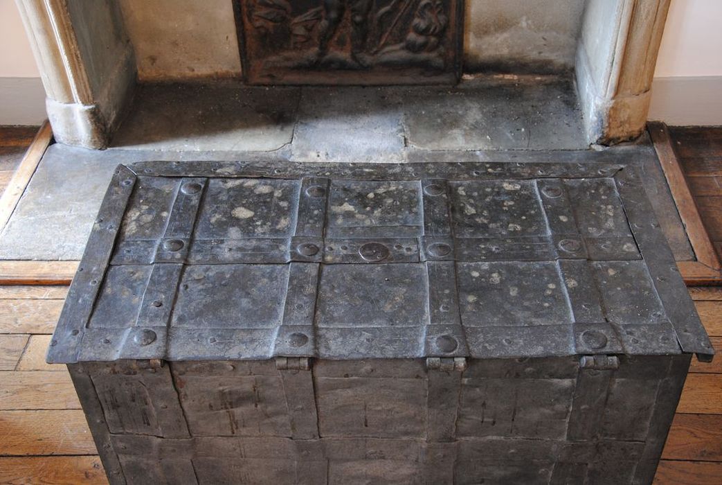 coffre, vue partielle - © Ministère de la Culture (France), Conservation des antiquités et des objets d’art de l’Ardèche – Tous droits réservés