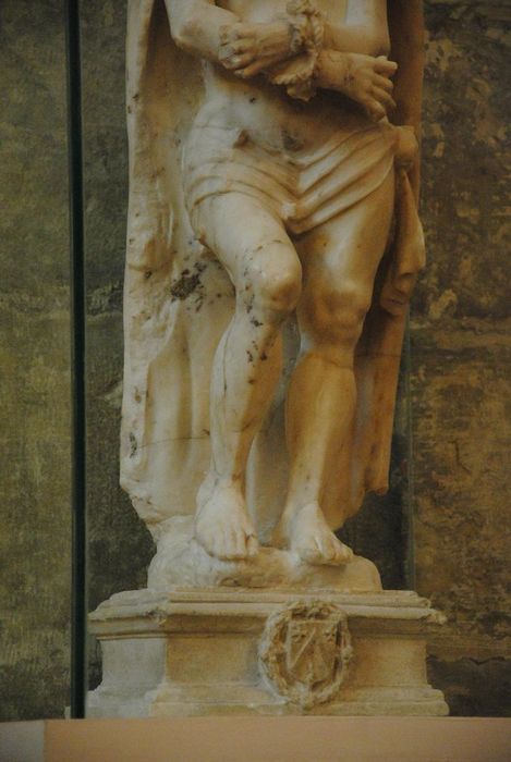 statue : Christ aux outrages, détail 