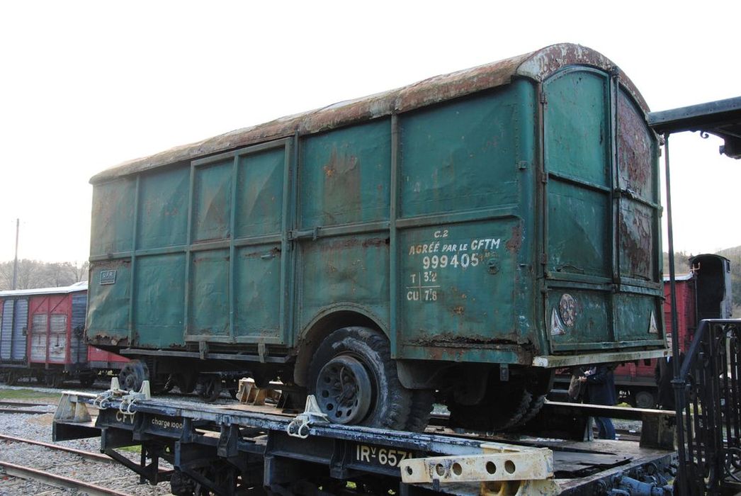 matériel de transport ferroviaire : remorque routière, type UFR, à voie métrique, 999 406