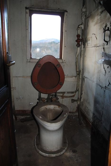 voiture à voyageurs type Bains de Mer, à bogies, à voie métrique, AB 89, détail des toilettes