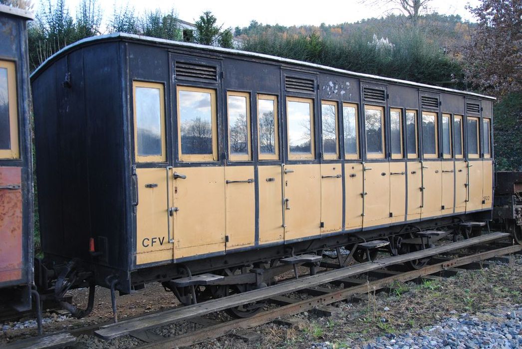 voiture à voyageurs, type ABC, à essieux parallèles, à voie métrique, CV 1802 - © Ministère de la Culture (France), Conservation des antiquités et des objets d’art de l’Ardèche – Tous droits réservés