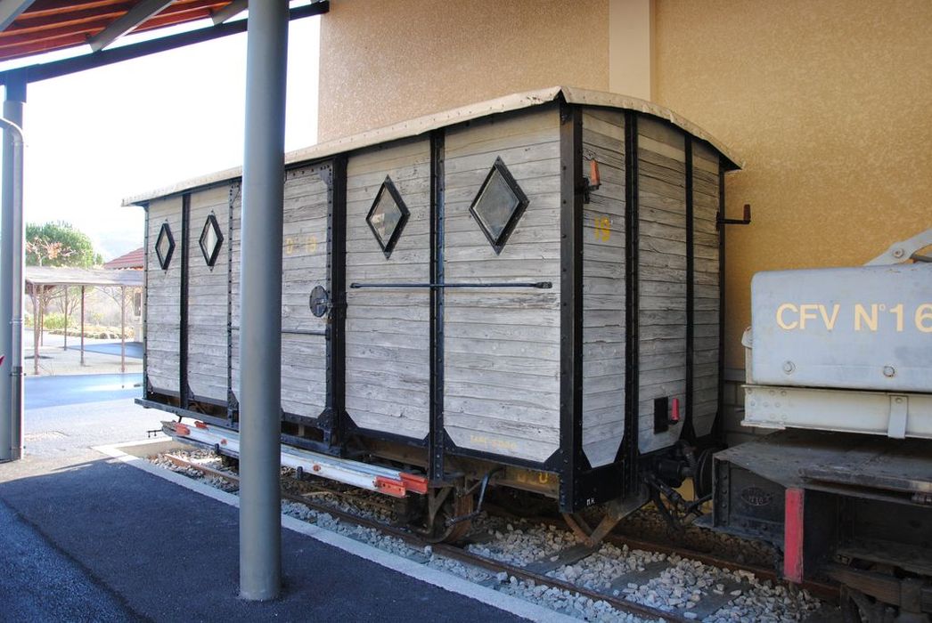 wagon fourgon : fourgon à bagages, à essieux parallèles, à voie métrique, DBFV 19 - © Ministère de la Culture (France), Conservation des antiquités et des objets d’art de l’Ardèche – Tous droits réservés