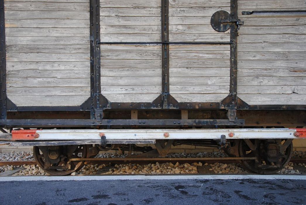wagon fourgon : fourgon à bagages, à essieux parallèles, à voie métrique, DBFV 19, détail - © Ministère de la Culture (France), Conservation des antiquités et des objets d’art de l'Ardèche - Tous droits réservés
