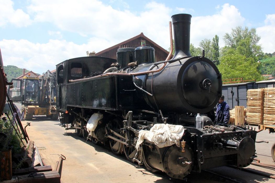 locomotive à vapeur : locomotive-tender, type Mallet, à voie métrique, 030 030 T 403