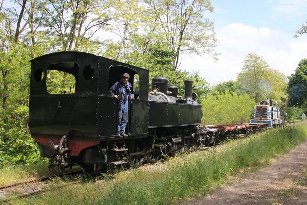 locomotive à vapeur : locomotive-tender, type Mallet, à voie métrique, 030 030 T 403