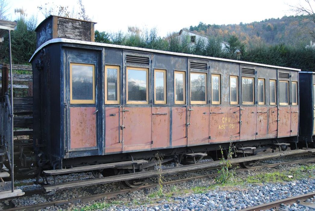 Voiture à voyageurs type ABC, à essieux parallèles, à voie métrique, ABC IFV 1751
