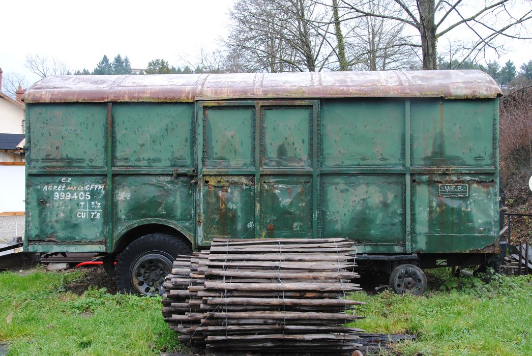 matériel de transport ferroviaire : remorque routière, type UFR, à voie métrique, 999 405 - © Ministère de la Culture (France), Conservation des antiquités et des objets d’art de l’Ardèche – Tous droits réservés