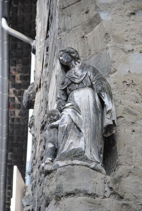 groupe sculpté : Vierge à l'Enfant