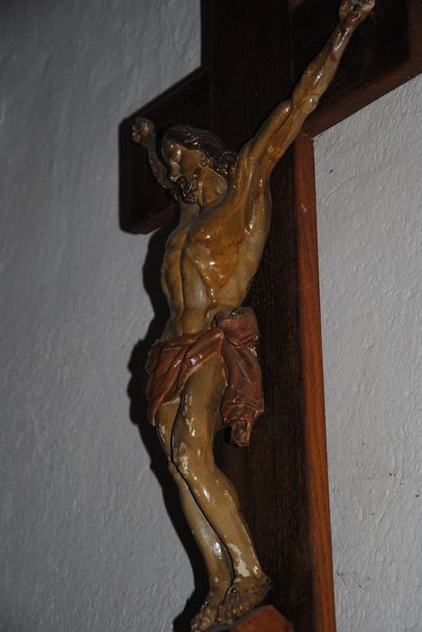 statue : Christ en croix