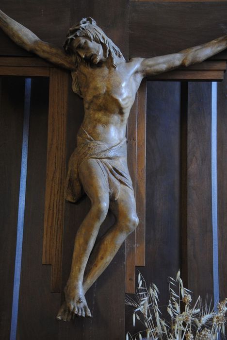 statue : Christ en croix