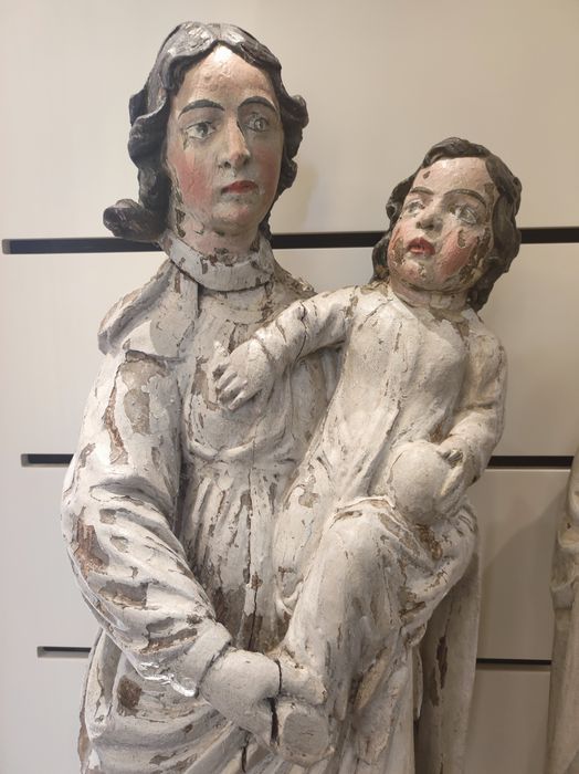 statue : Vierge à l'Enfant, vue partielle