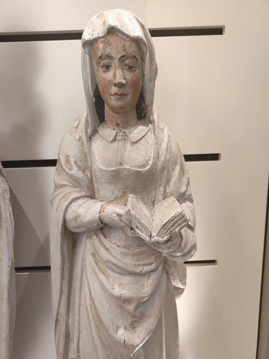 statue : Sainte Anne, vue partielle