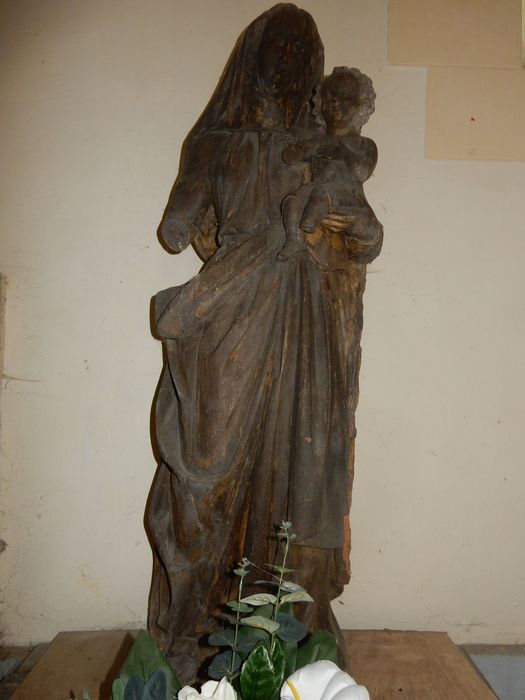 statue : Vierge à l'Enfant