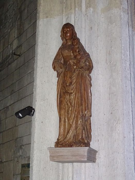 Statue : Vierge aux tresses