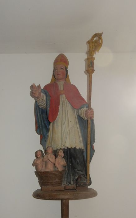 groupe sculpté : Saint Nicolas