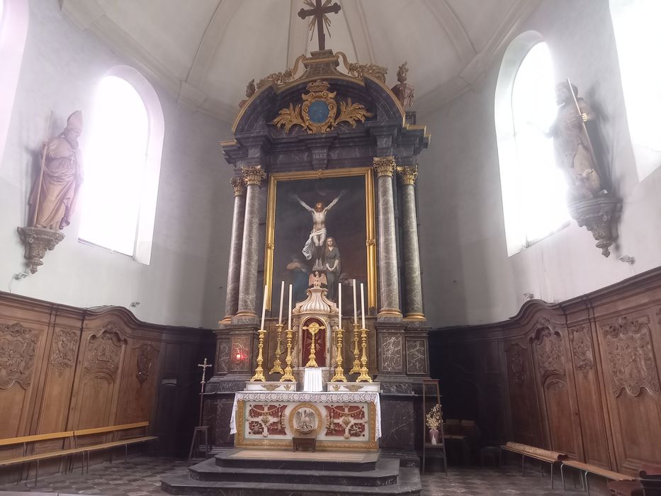 autel, tabernacle, retable, tableau : Calvaire (maître-autel) - © Ministère de la Culture (France), Conservation des antiquités et des objets d’art des Ardennes – Tous droits réservés 