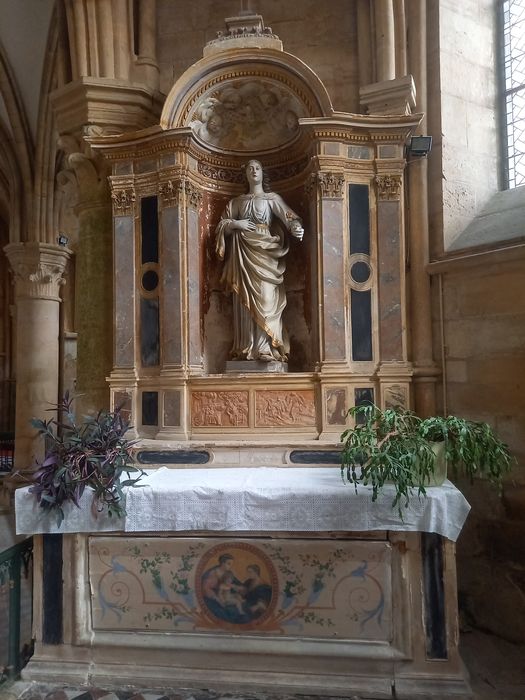 autel, retable, statue : Sainte Madeleine