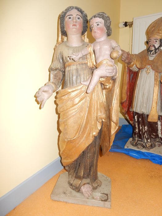 statue : Vierge à l'Enfant