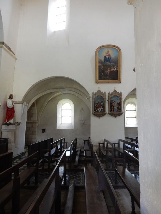 Quarante-quatre bancs de fidèles et deux stalles ou bancs d’oeuvre