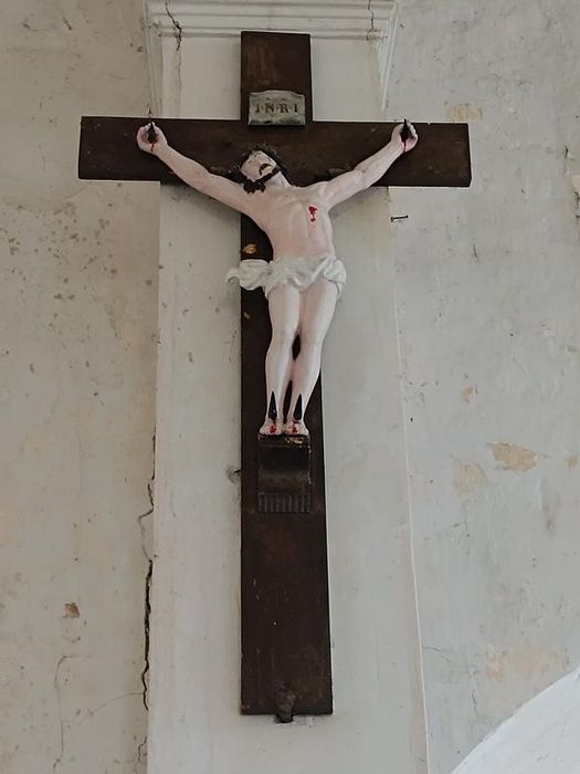 statue : Christ en croix