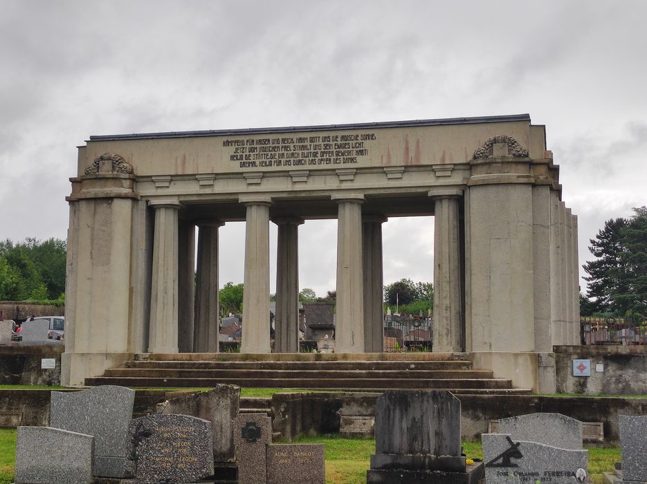 vue générale du monument dans son environnement