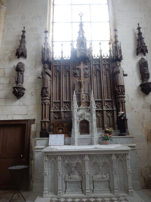 Autel des Saints-Ferréol-et-Ferjeux, tabernacle et retable