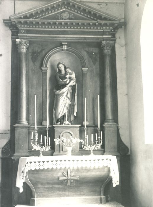 autel latéral, retable, statue : Vierge à l'Enfant