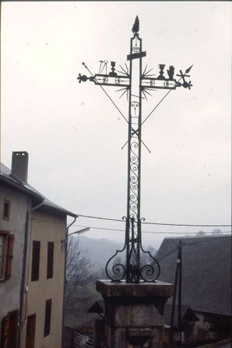 croix de chemin, vue générale - © Ministère de la Culture (France), Conservation des antiquités et des objets d’art de l'Ariège – Tous droits réservés