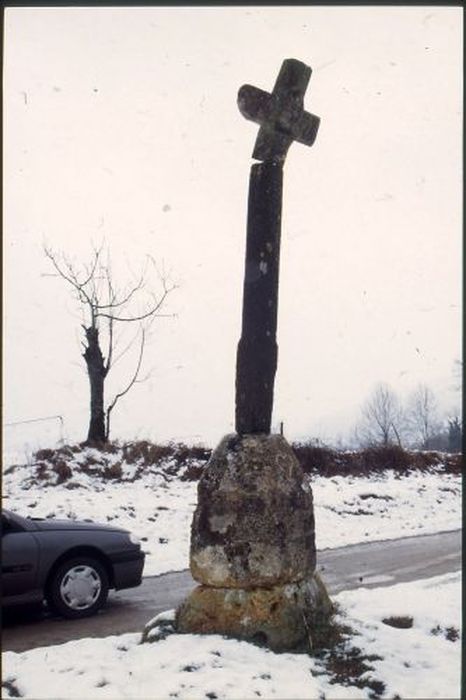 croix de chemin dite croix de Catchaou, vue générale - © Ministère de la Culture (France), Conservation des antiquités et des objets d’art de l'Ariège – Tous droits réservés