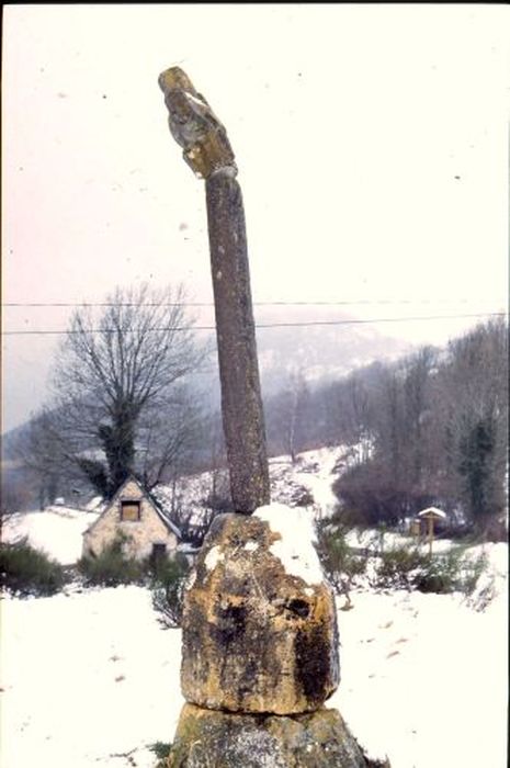 croix de chemin dite croix de Catchaou, vue générale - © Ministère de la Culture (France), Conservation des antiquités et des objets d’art de l'Ariège – Tous droits réservés 