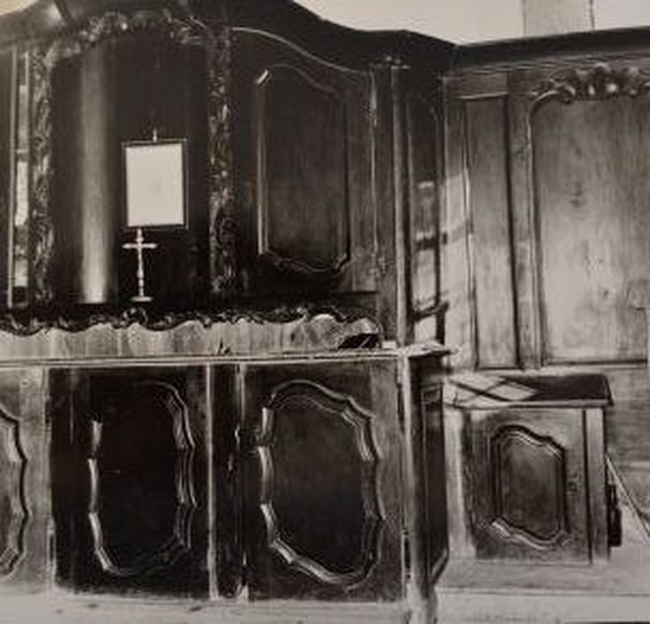 meuble et prie-Dieu de sacristie - © Ministère de la Culture (France), Conservation des antiquités et des objets d’art de l'Ariège – Tous droits réservés 