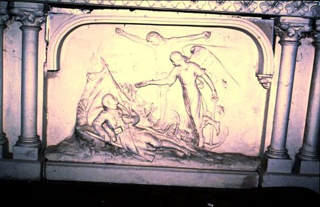 autel faisant office de monument aux morts, détail - © Ministère de la Culture (France), Conservation des antiquités et des objets d’art de l'Ariège – Tous droits réservés 