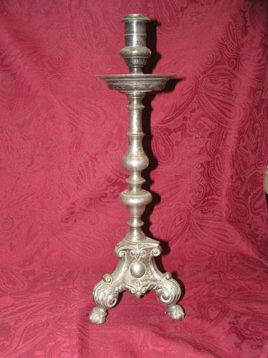 chandelier d'autel - © Ministère de la Culture (France), Conservation des antiquités et des objets d’art de l'Ariège – Tous droits réservés 