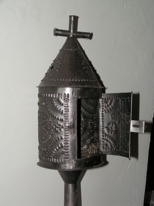 lanterne de procession - © Ministère de la Culture (France), Conservation des antiquités et des objets d’art de l'Ariège – Tous droits réservés 