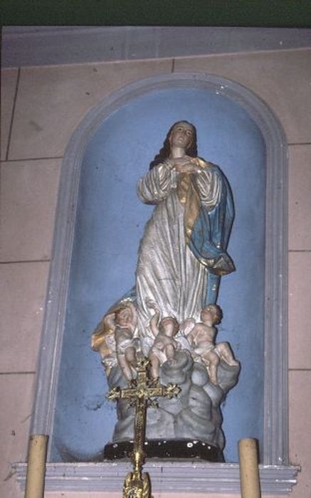 groupe sculpté : Vierge soutenue par des anges
