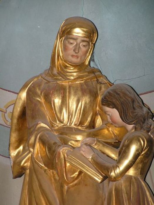 groupe sculpté : Sainte Anne apprenant à lire à Marie, vue partielle - © Ministère de la Culture (France), Conservation des antiquités et des objets d’art de l'Ariège – Tous droits réservés 