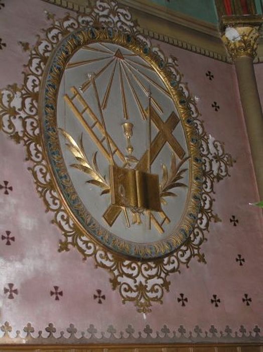 relief méplat : Trophées du choeur - © Ministère de la Culture (France), Conservation des antiquités et des objets d’art de l'Ariège – Tous droits réservés 