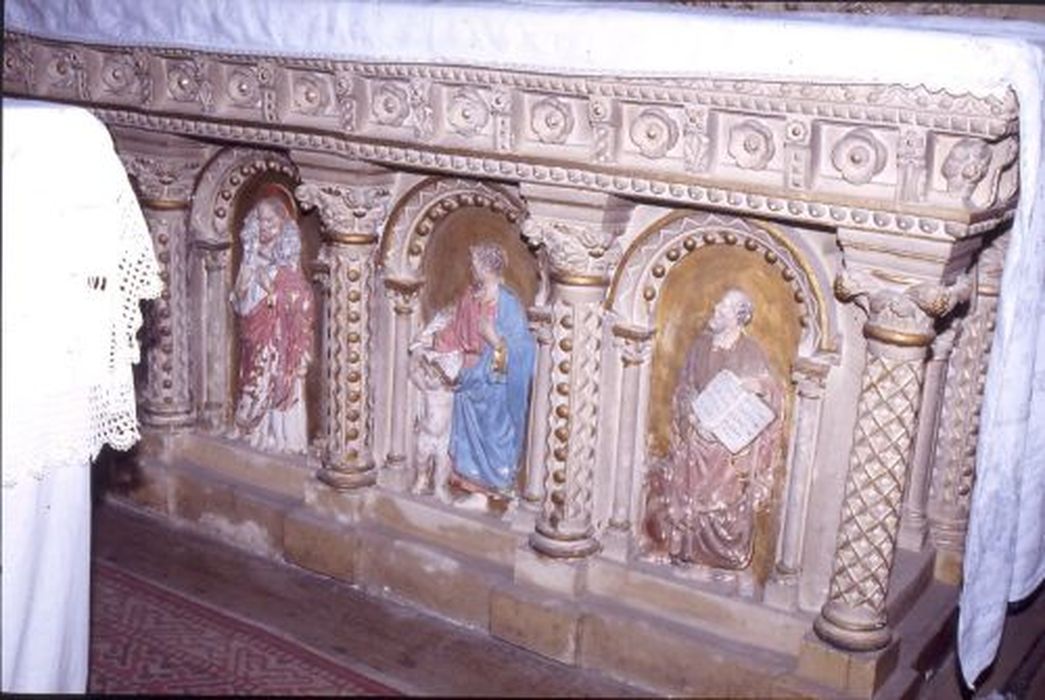 autel, vue partielle - © Ministère de la Culture (France), Conservation des antiquités et des objets d’art de l'Ariège – Tous droits réservés 