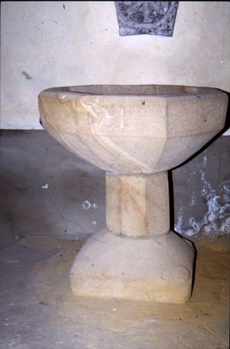 fonts baptismaux - © Ministère de la Culture (France), Conservation des antiquités et des objets d’art de l'Ariège – Tous droits réservés