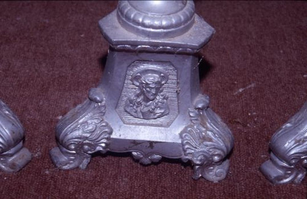 chandelier d'autel, détail - © Ministère de la Culture (France), Conservation des antiquités et des objets d’art de l'Ariège – Tous droits réservés 