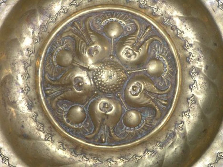 plat de quête, détail - © Ministère de la Culture (France), Conservation des antiquités et des objets d’art de l'Ariège – Tous droits réservés 